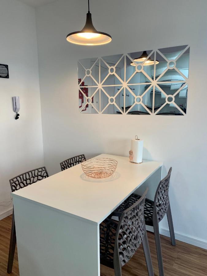 707- Apartamento Encantador, Amplo E Decorado, Quarto, Sala, Cozinha, Mobiliario Moderno, Cozinha Completa Com Utensilios , Excelente Vista Da Cidade E Localizacao Privelegiada No Bairro Bigorrilho Curitiba Buitenkant foto